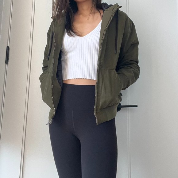 Aritzia TNA Brett Jacket - Picture 1 of 6